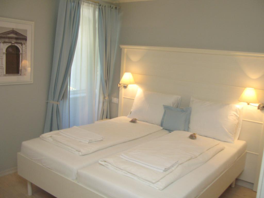 Hotel Villa Elisabeth - Veli Losinj Health Resort Rom bilde